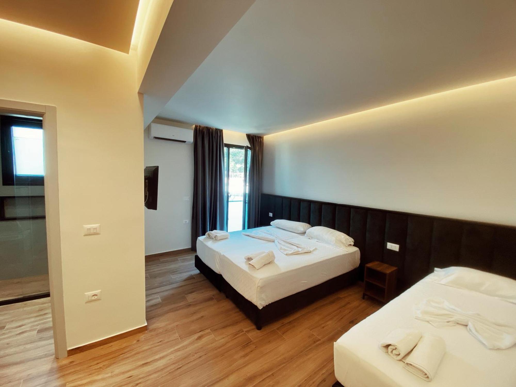 Adriatik Hotel Wlora Zewnętrze zdjęcie